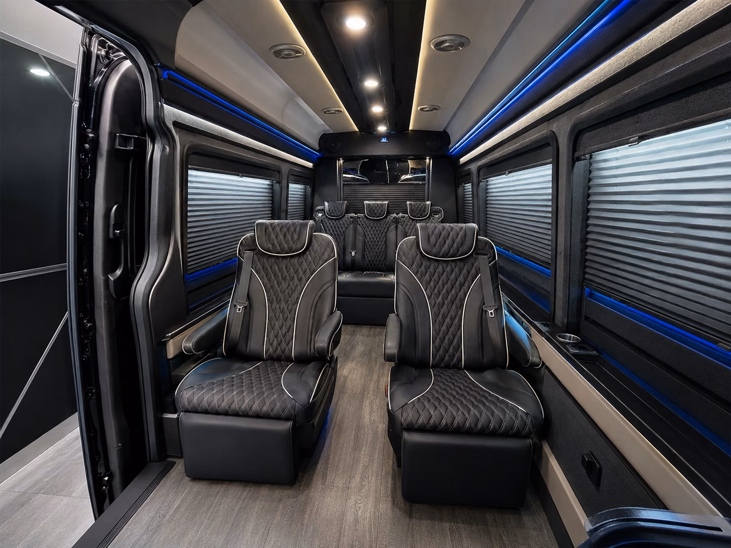 airport shuttle buses to regional michigan airports near detroit