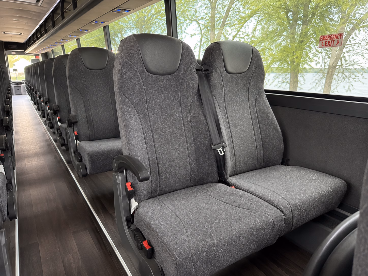 charter bus transfers between dtw and detroit area federal facilities