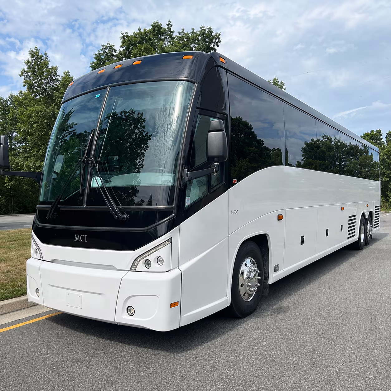 find airport transfers from dtw to any detroit corporate campus